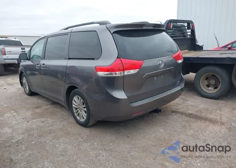 2014 Toyota Sienna Xle V6 8 Passenger z USA, uszkodzony, nr VIN 5TDYK3DCXES515014